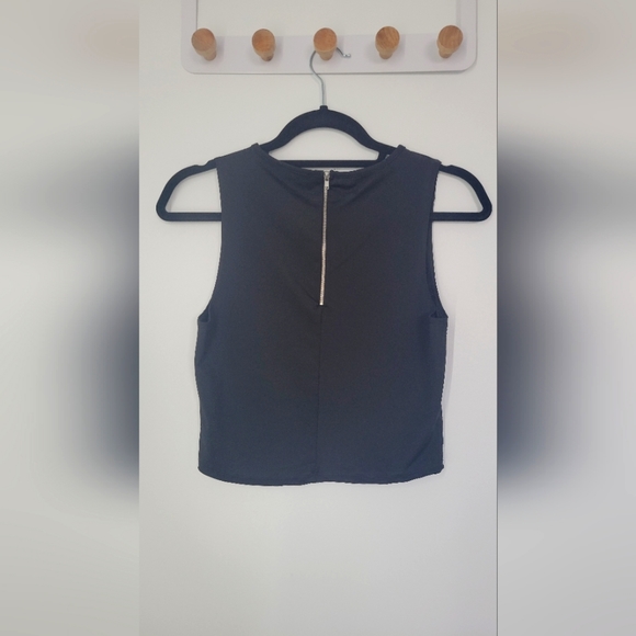 Sleeveless Crop Top - Picture 2 of 2